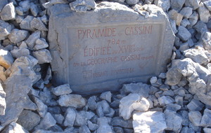 La pyramide de Cassini et l'impluvium d'Orves